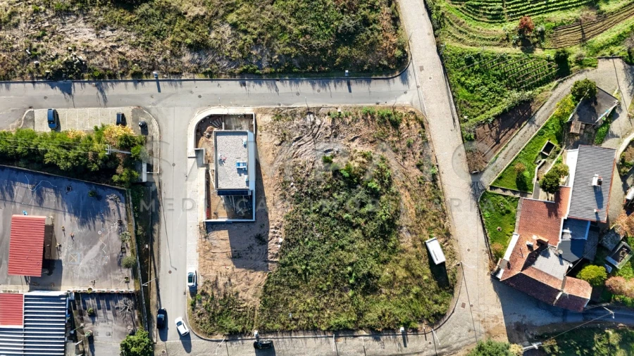 Terreno para Venda em Foz do Sousa e Covelo