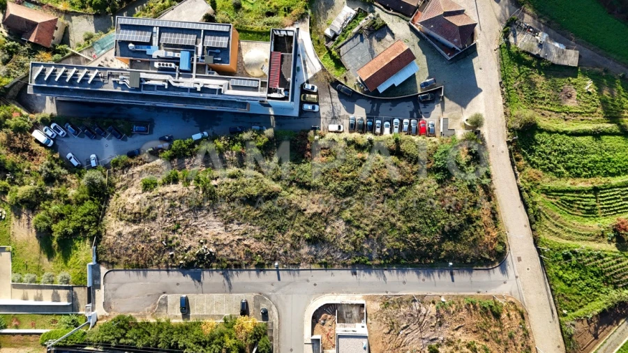Terreno para Venda em Foz do Sousa e Covelo Foto 2