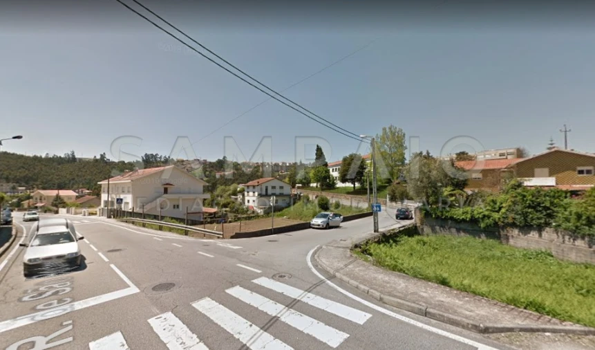 Terreno para Venda em Fânzeres e São Pedro da Cova Foto 3