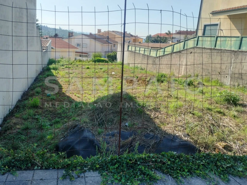 Terreno para Venda em Gondomar (São Cosme), Valbom e Jovim Foto 1