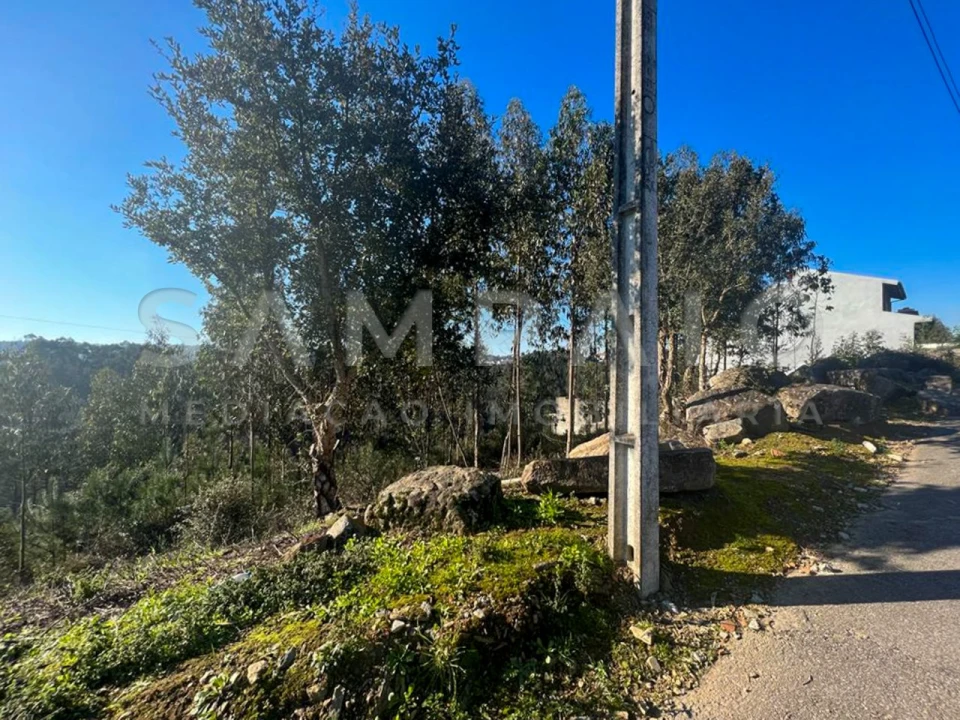 Terreno para Venda em Fânzeres e São Pedro da Cova Foto 3