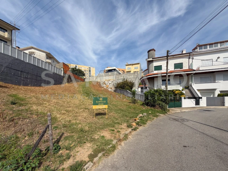 Terreno para Venda em Fânzeres e São Pedro da Cova Foto 4