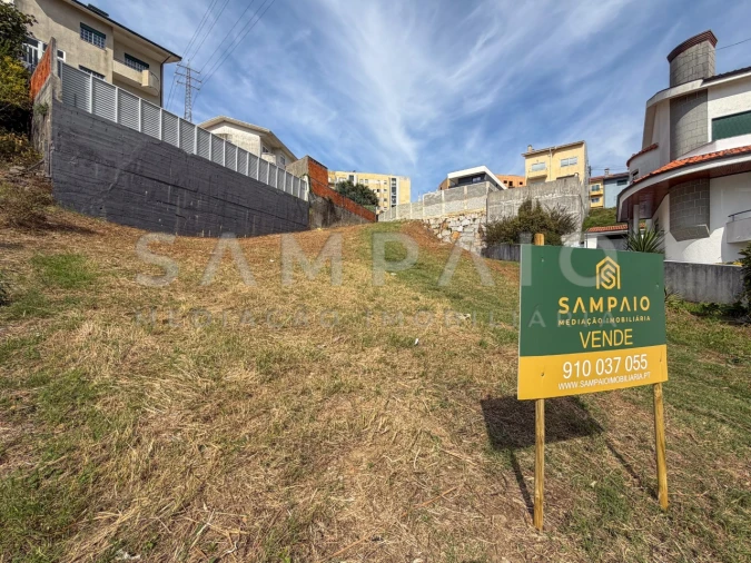 Terreno para Venda em Fânzeres e São Pedro da Cova Foto 1