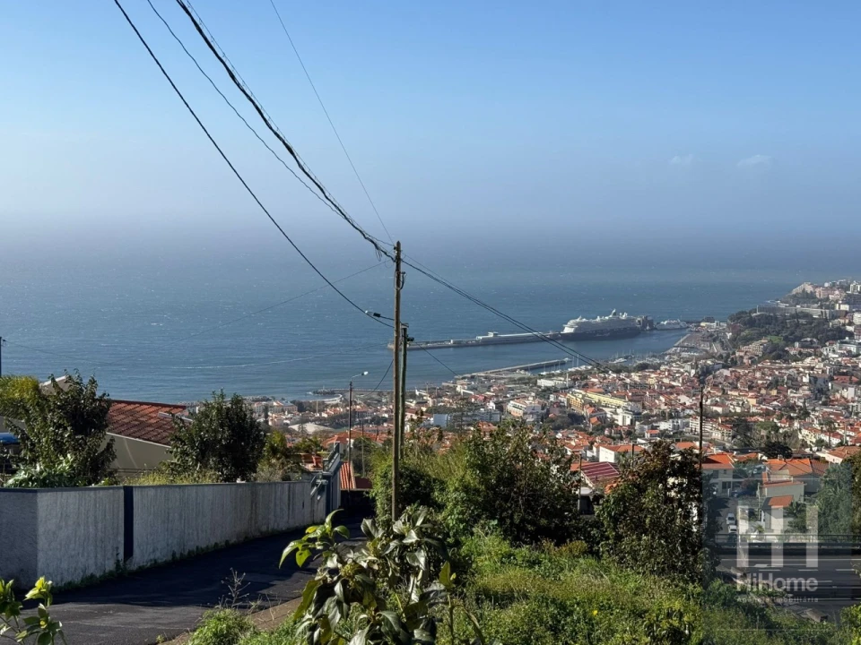 Terreno para Venda em Funchal (Santa Maria Maior) Foto 2