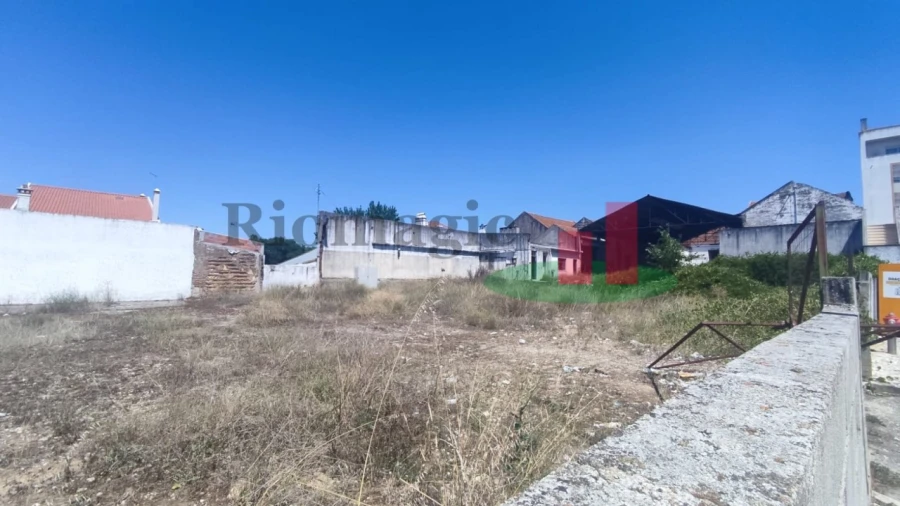 Terreno para Venda em Alpiarça Foto 1