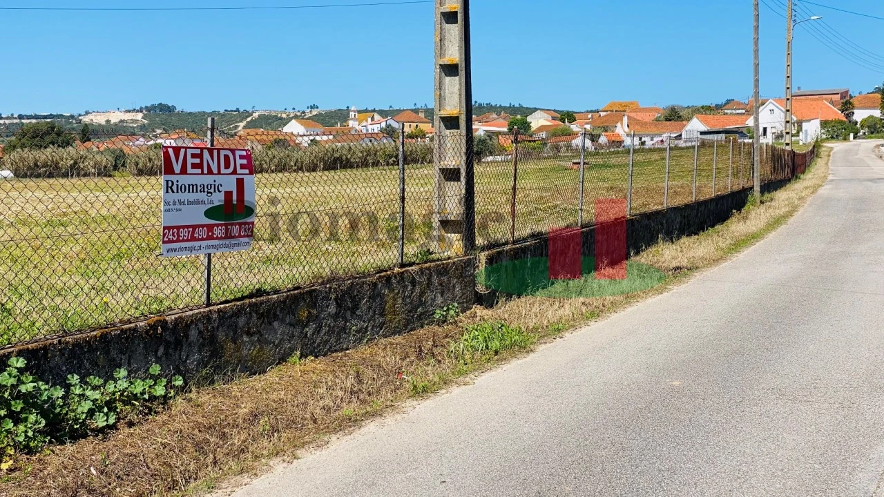 Terreno para Venda em Alcanede Foto 2