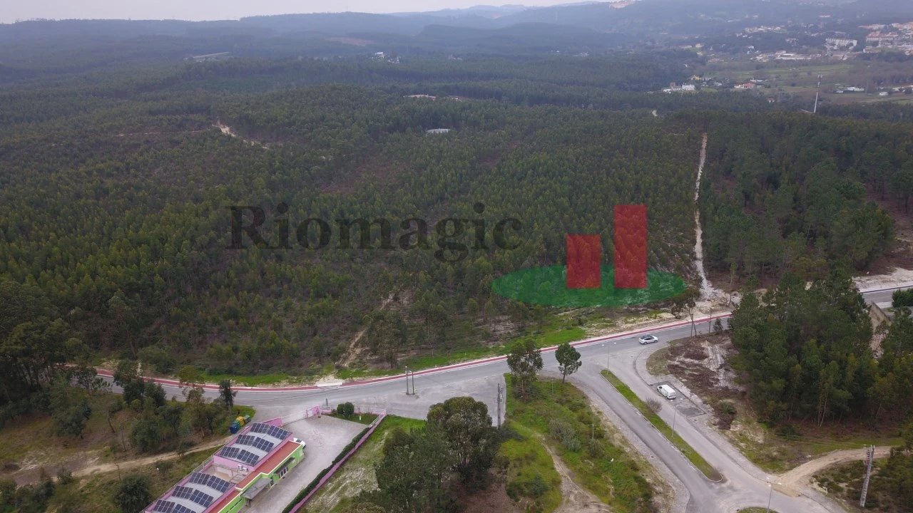 Terreno para Venda em Rio Maior Foto 1