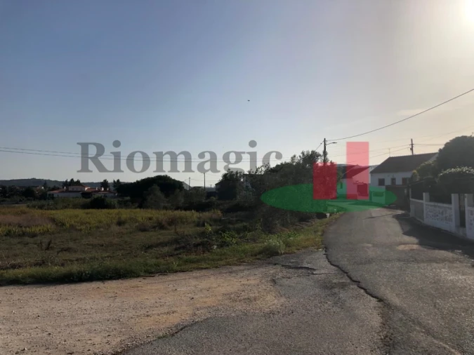 Terreno para Venda em Alcoentre Foto 5