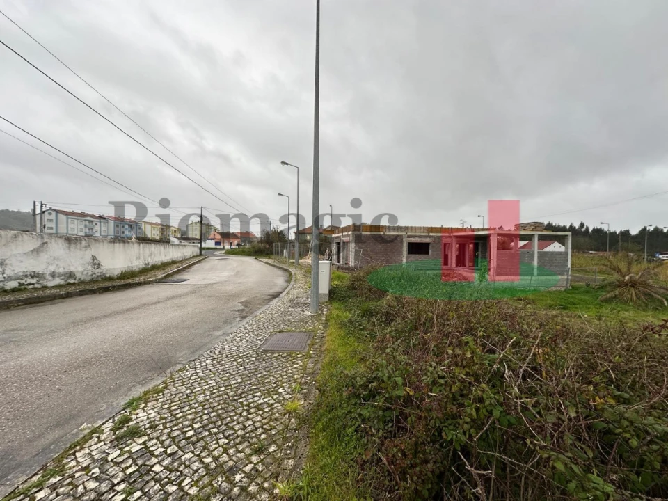 Terreno para Venda em Tornada e Salir do Porto Foto 10