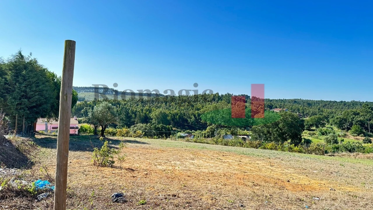 Terreno para Venda em Rio Maior Foto 1