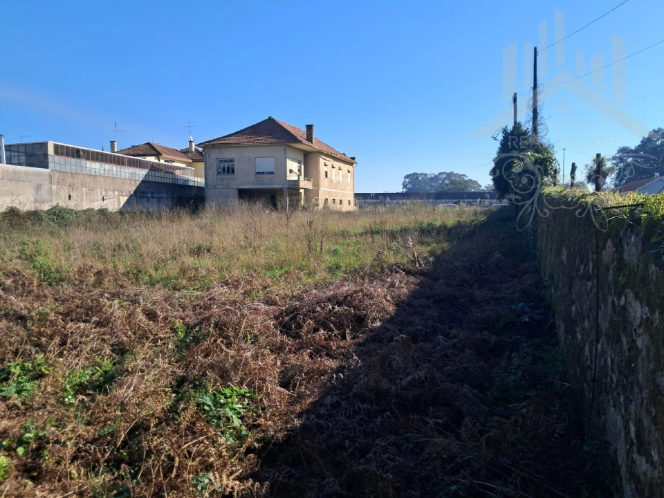 Terreno para Venda em Campanhã Foto 3