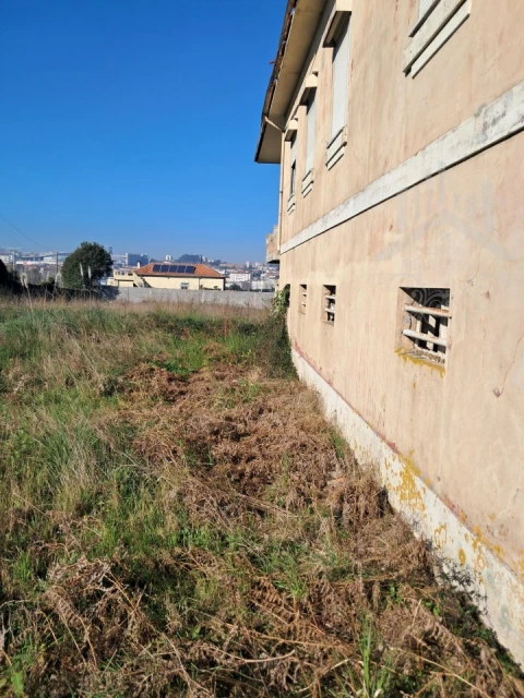 Terreno para Venda em Campanhã
