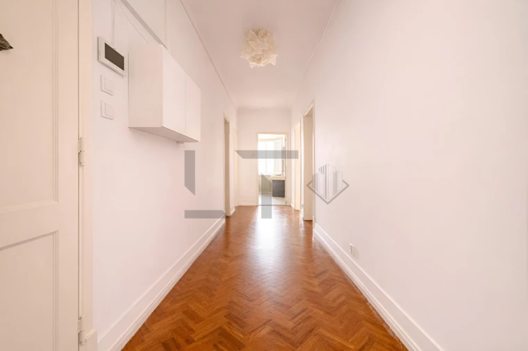 Apartamento T5 para Venda em Avenidas Novas Foto 5