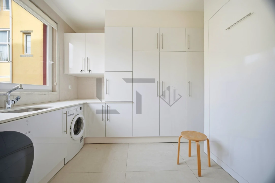 Apartamento T4 para Venda em Campo de Ourique Foto 33