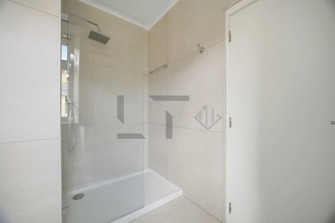 Apartamento T4 para Venda em Campo de Ourique Foto 44