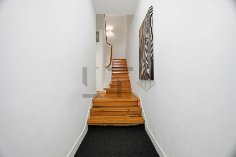 Apartamento T4 para Venda em Campo de Ourique Foto 9