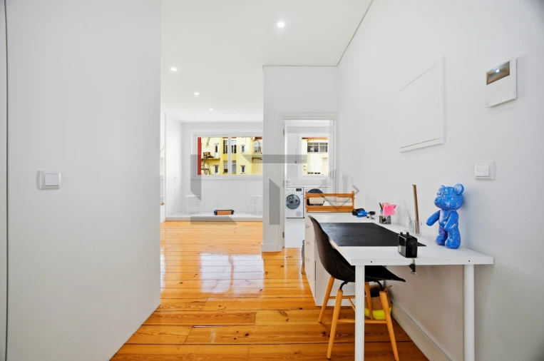 Apartamento T4 para Venda em Campo de Ourique Foto 24