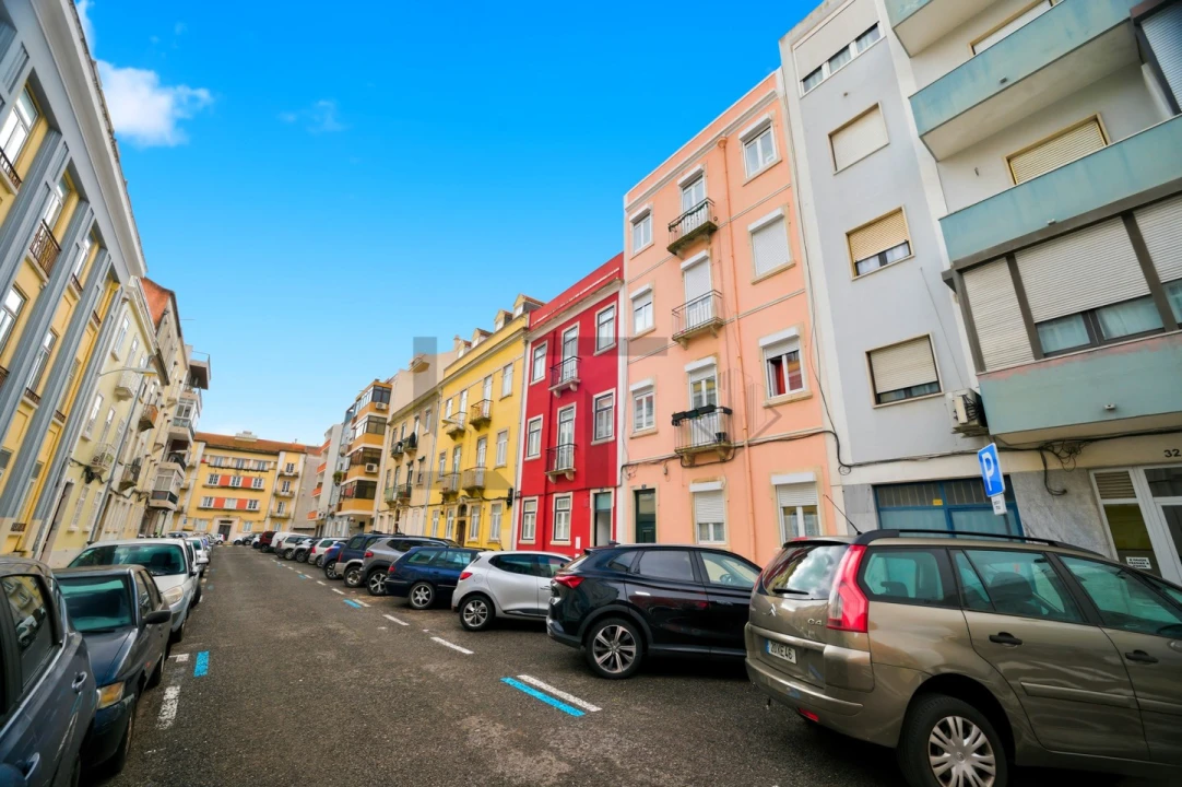 Apartamento T4 para Venda em Campo de Ourique Foto 5