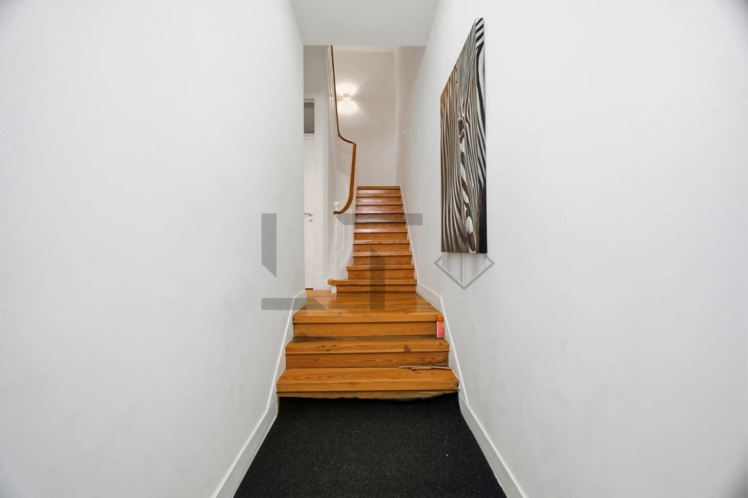 Apartamento T4 para Venda em Campo de Ourique Foto 9