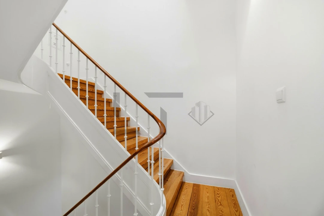 Apartamento T4 para Venda em Campo de Ourique Foto 25