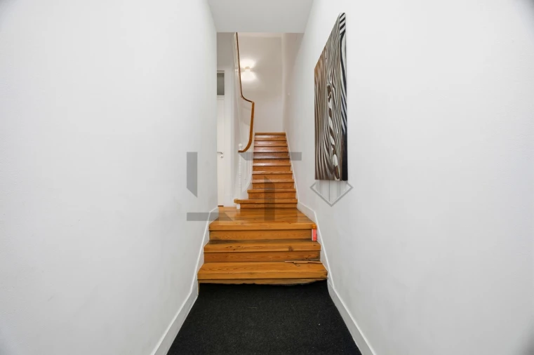 Apartamento T4 para Venda em Campo de Ourique Foto 9