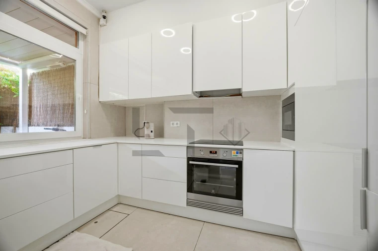 Apartamento T4 para Venda em Campo de Ourique Foto 19