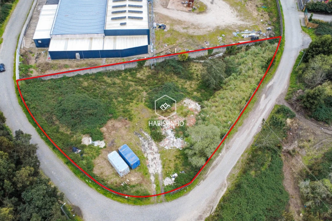 Terreno para Venda em Fânzeres e São Pedro da Cova Foto 2