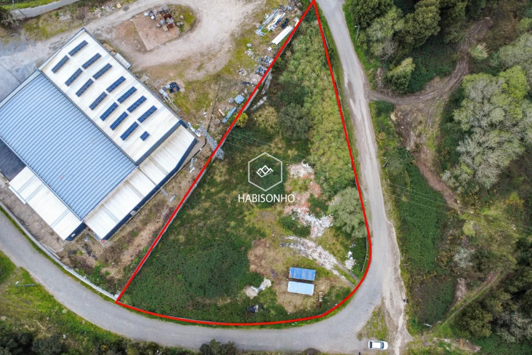 Terreno para Venda em Fânzeres e São Pedro da Cova Foto 3