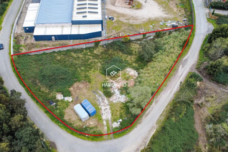 Terreno para Venda em Fânzeres e São Pedro da Cova Foto 2