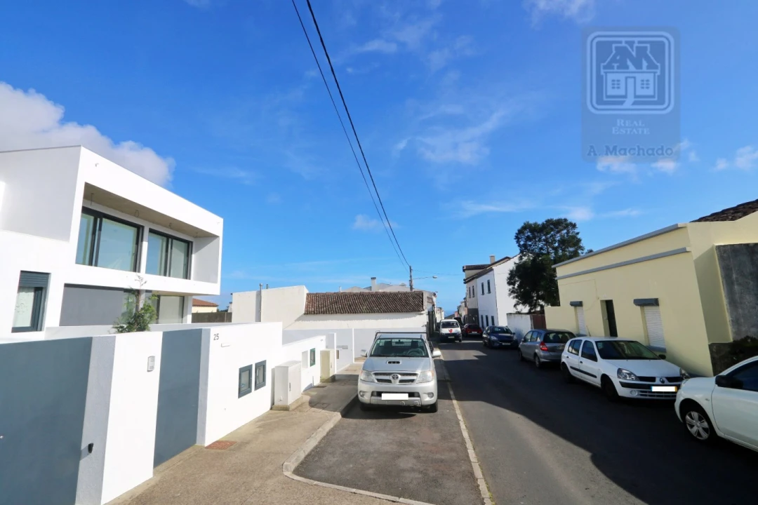 Terreno para Venda em Fajã de Cima Foto 8