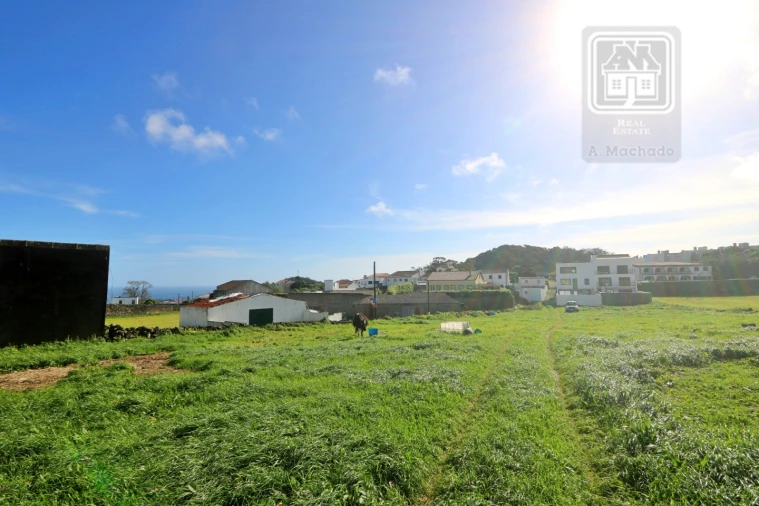 Terreno para Venda em Fajã de Cima Foto 1