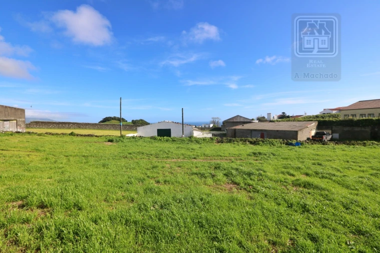 Terreno para Venda em Fajã de Cima Foto 3