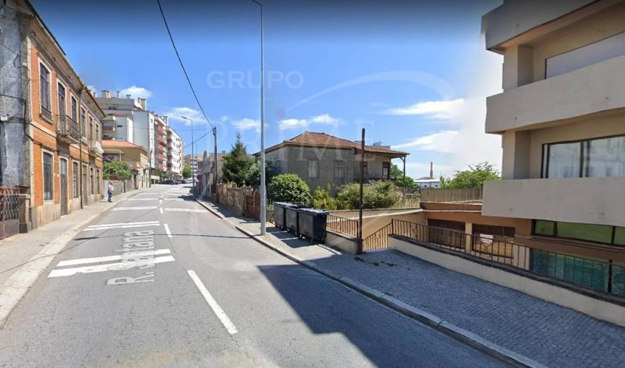 Terreno para Venda em Cidade da Maia Foto 2