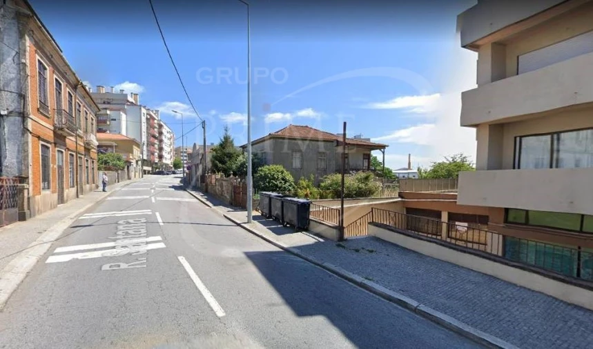 Terreno para Venda em Cidade da Maia Foto 2