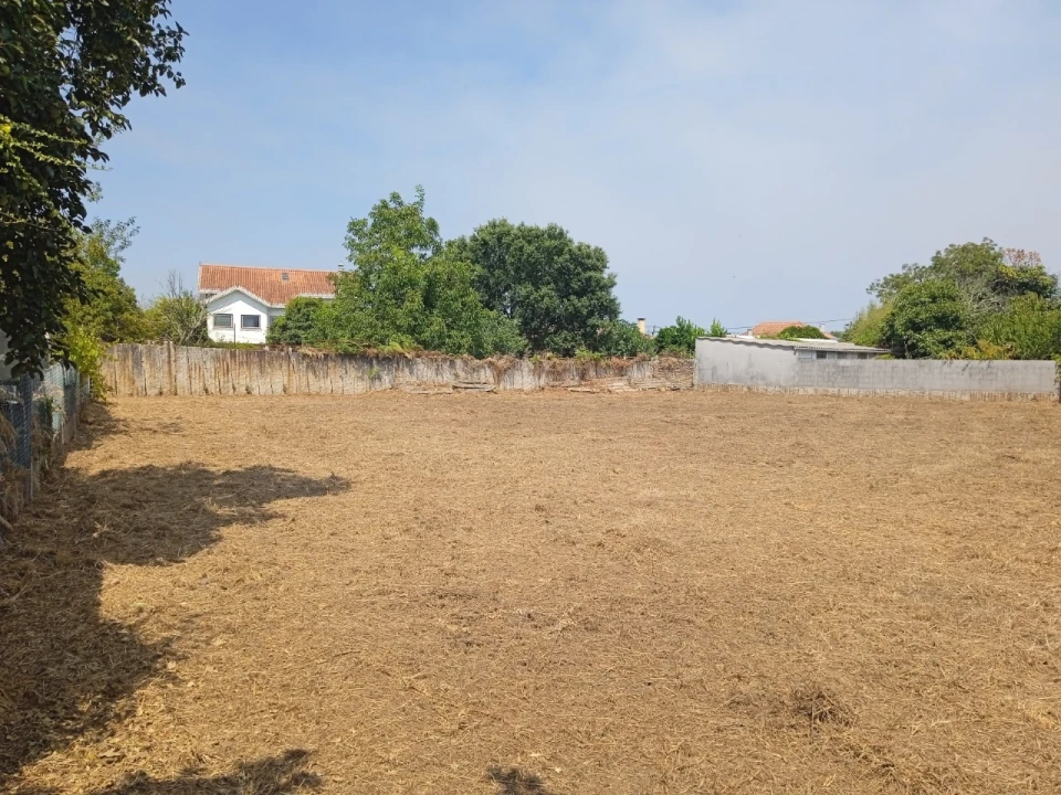 Terreno para Venda em Campos e Vila Meã Foto 1