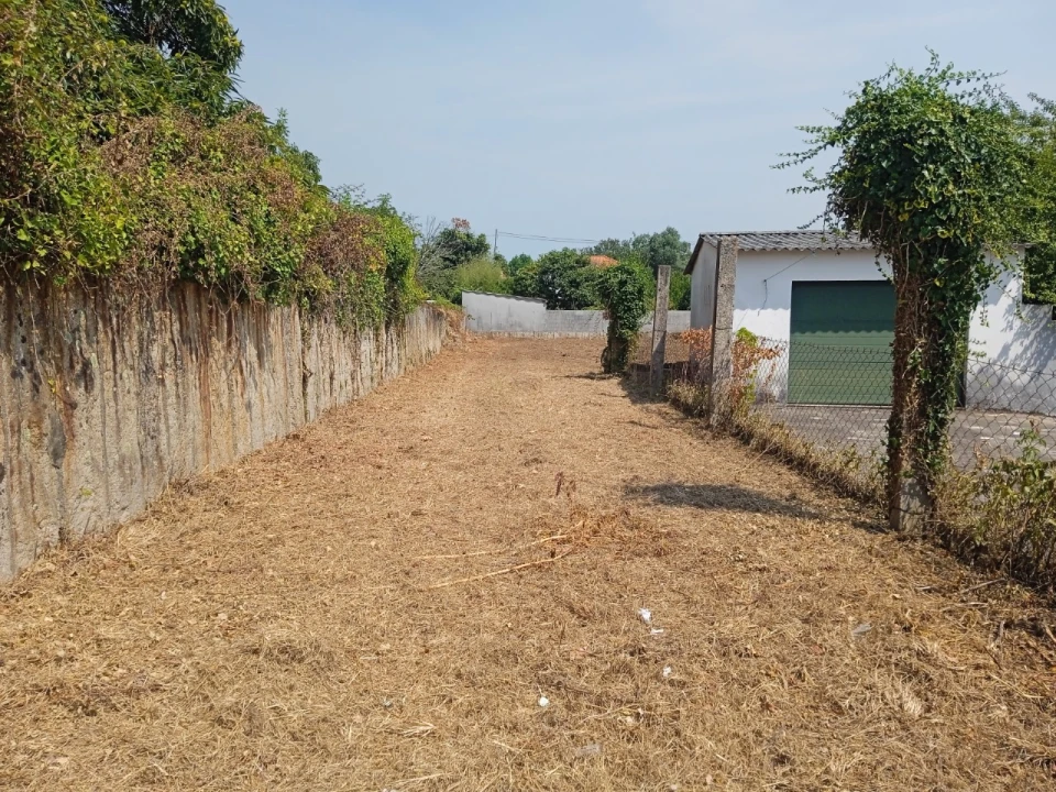 Terreno para Venda em Campos e Vila Meã Foto 2