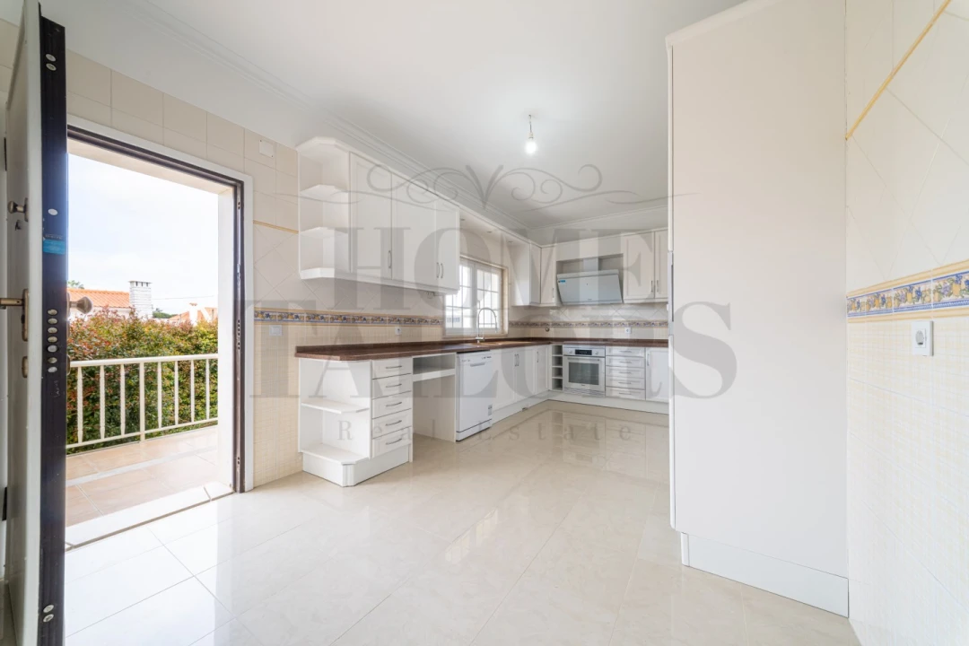 Moradia T4 para Venda em Corroios Foto 17