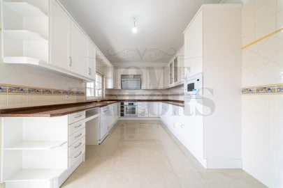 Moradia T4 para Venda em Corroios