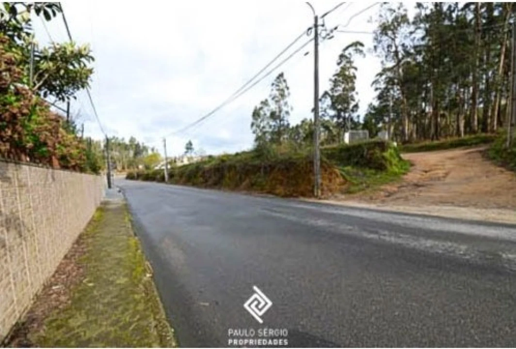 Terreno para Venda em Argoncilhe Foto 1