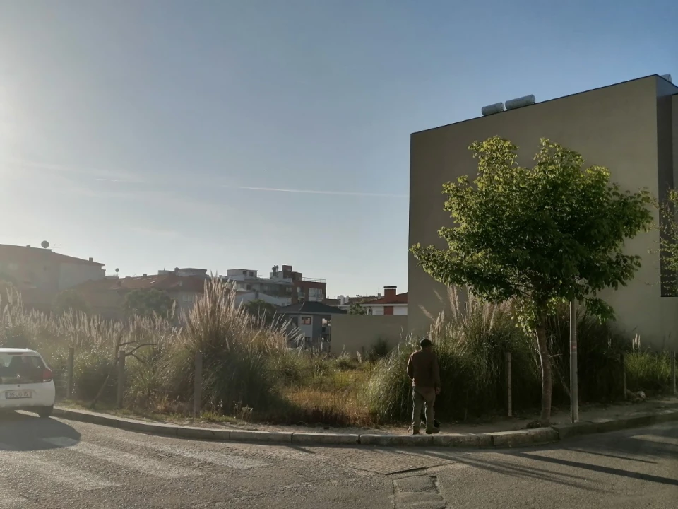 Terreno para Venda em Espinho Foto 1