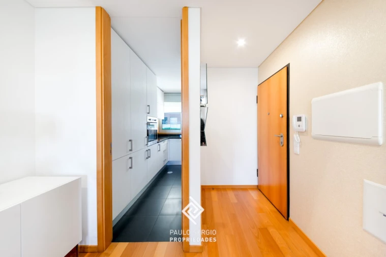 Apartamento T1 para Arrendamento em Anta e Guetim Foto 2