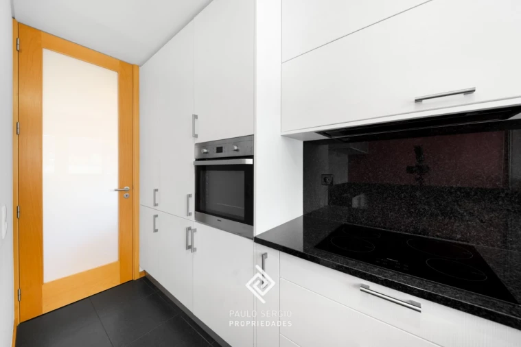 Apartamento T1 para Arrendamento em Anta e Guetim Foto 7