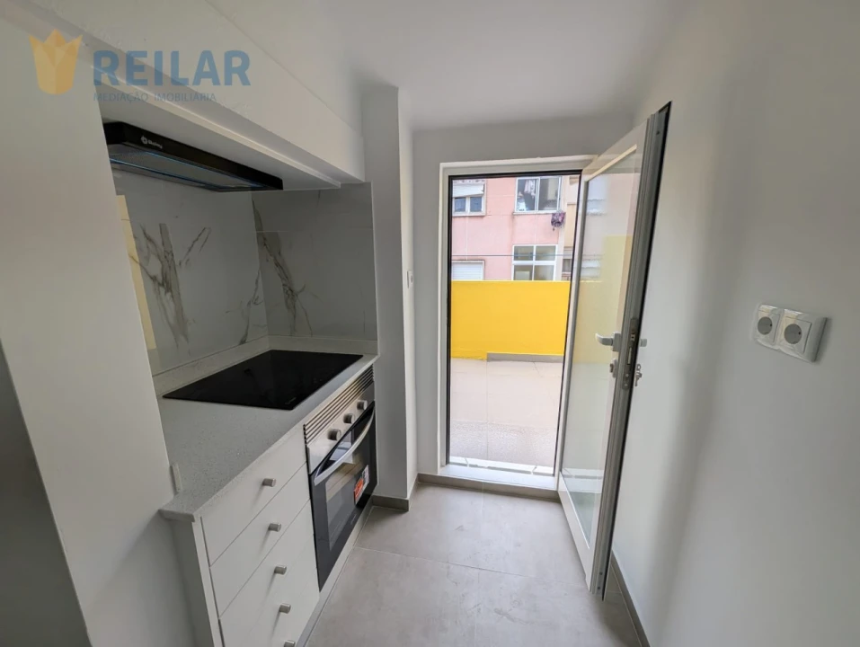 Apartamento T1 para Arrendamento em Moscavide e Portela Foto 5