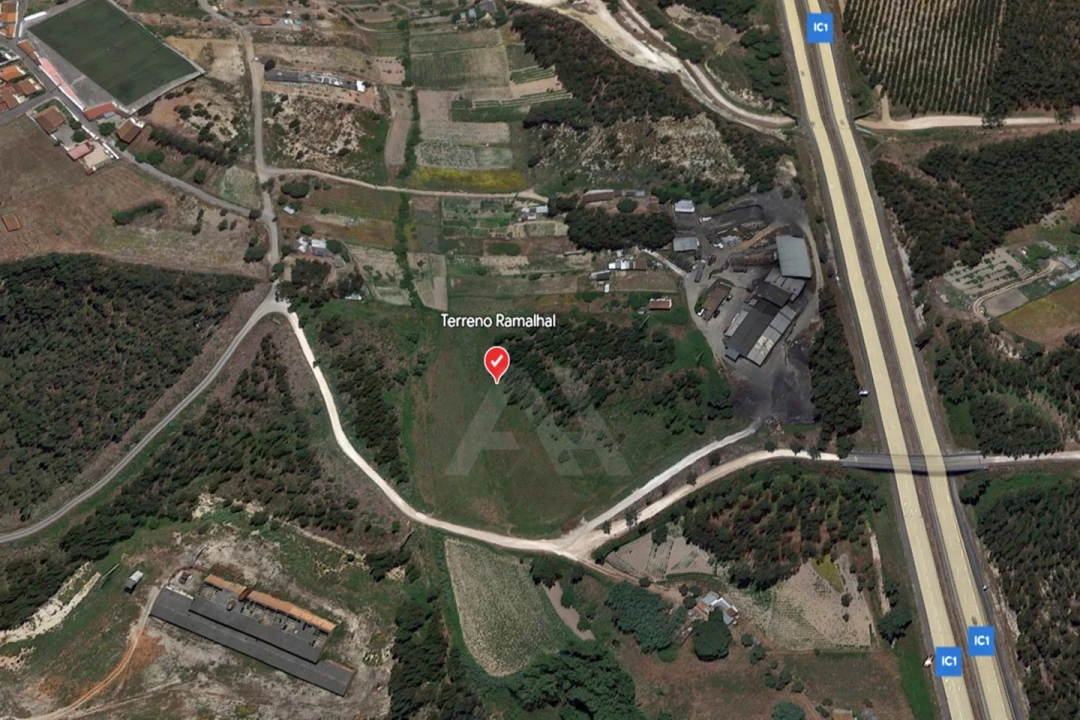 Terreno para Venda em Ramalhal Foto 7