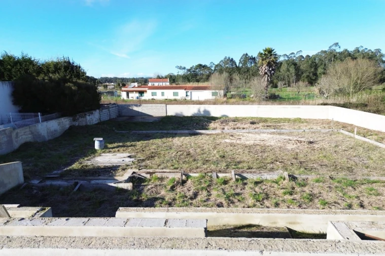 Terreno para Venda em Tornada e Salir do Porto Foto 2