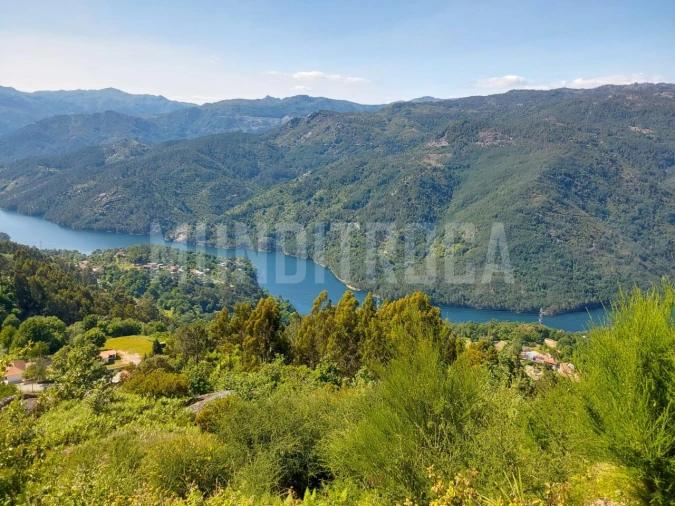 Terreno para Venda em Louredo Foto 2