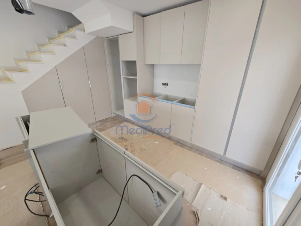 Moradia T4 para Venda em Pontinha e Famões Foto 11