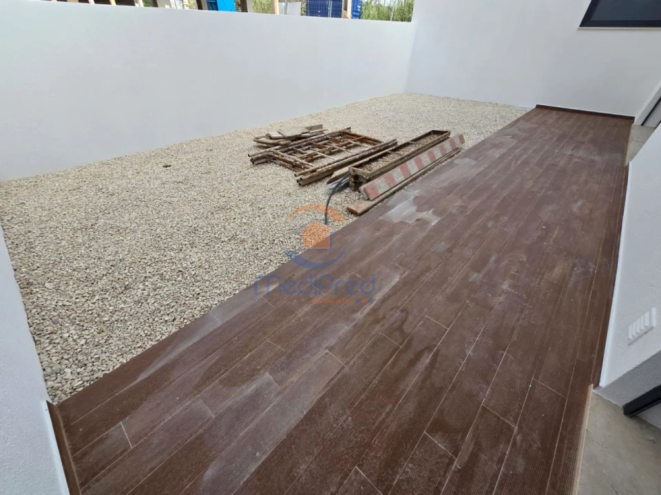 Moradia T4 para Venda em Pontinha e Famões Foto 32