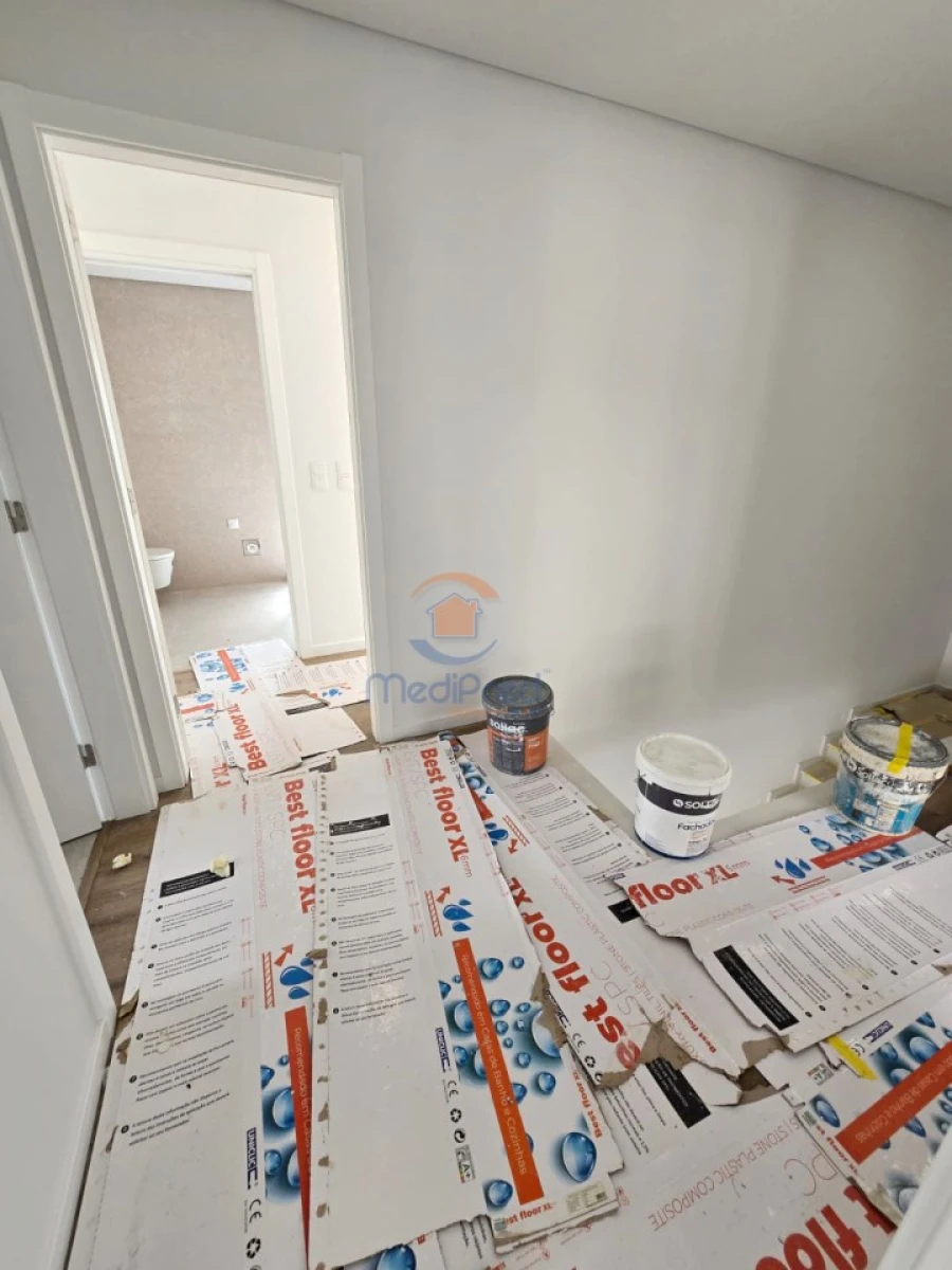 Moradia T4 para Venda em Pontinha e Famões Foto 17