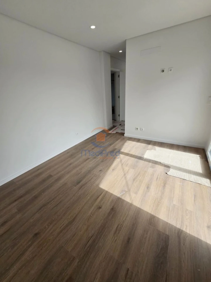 Moradia T4 para Venda em Pontinha e Famões Foto 24